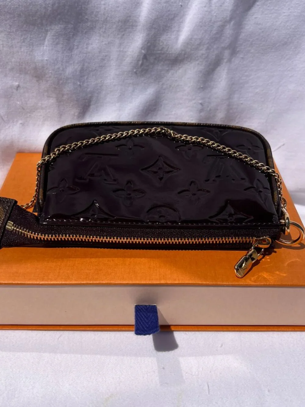 Louis Vuitton Mini Pochette Accessoires Vernis Amarante Product M90597